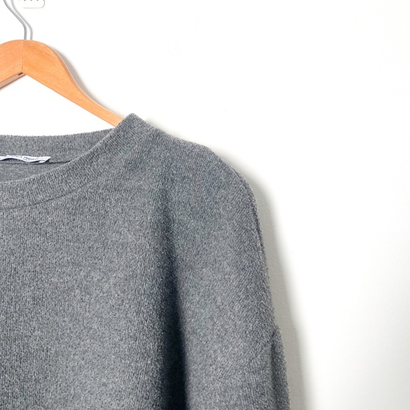 Zara Grey Cropped Fuzzy Crewneck Classic Sweater - Picture 5 of 6